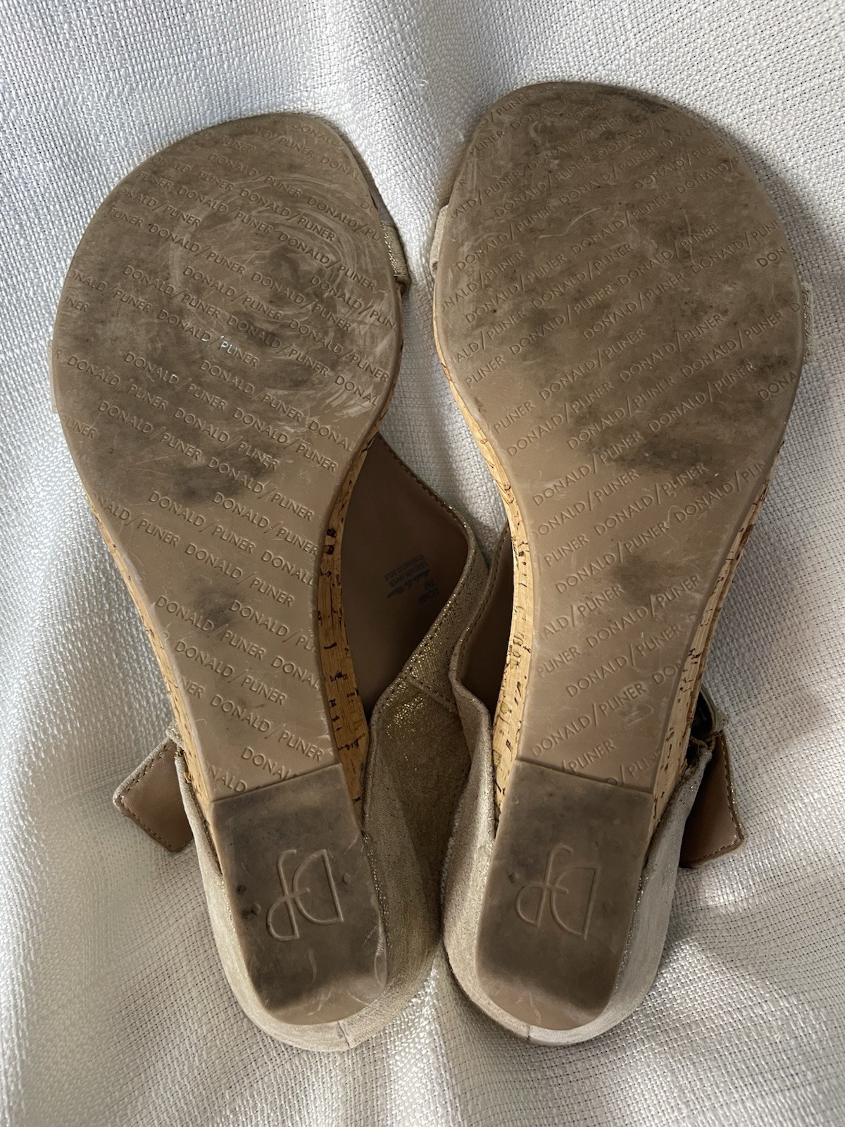 Donald Pliner Women’s Size 7M Dylan Wedge Cork Metallic Sandals Summer