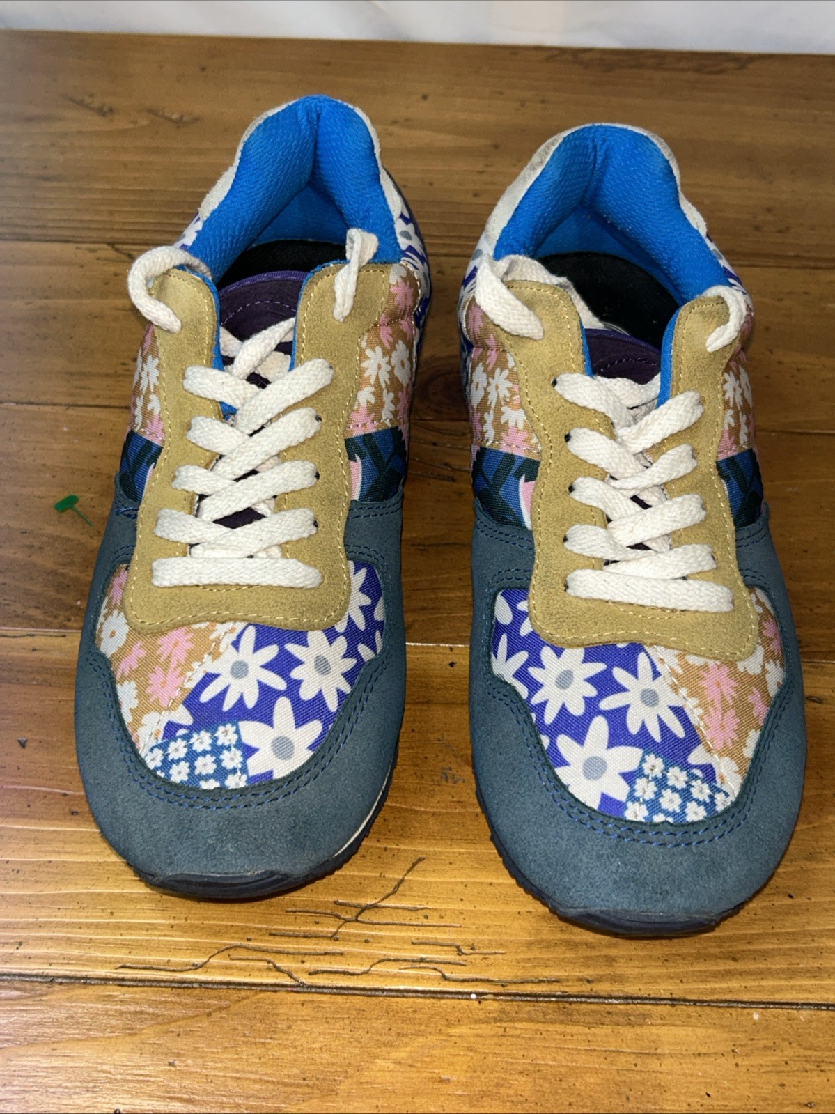 Inkkas Hendrix Women’s Joggers Multi-Colored Floral Sneakers, Size US 8 EUR 39