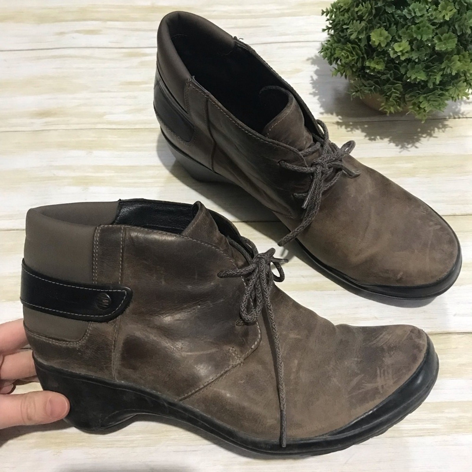 Merrell Cloudy Brown Gray Leather Lace Up Ankle Boots Booties Women’s Size 7