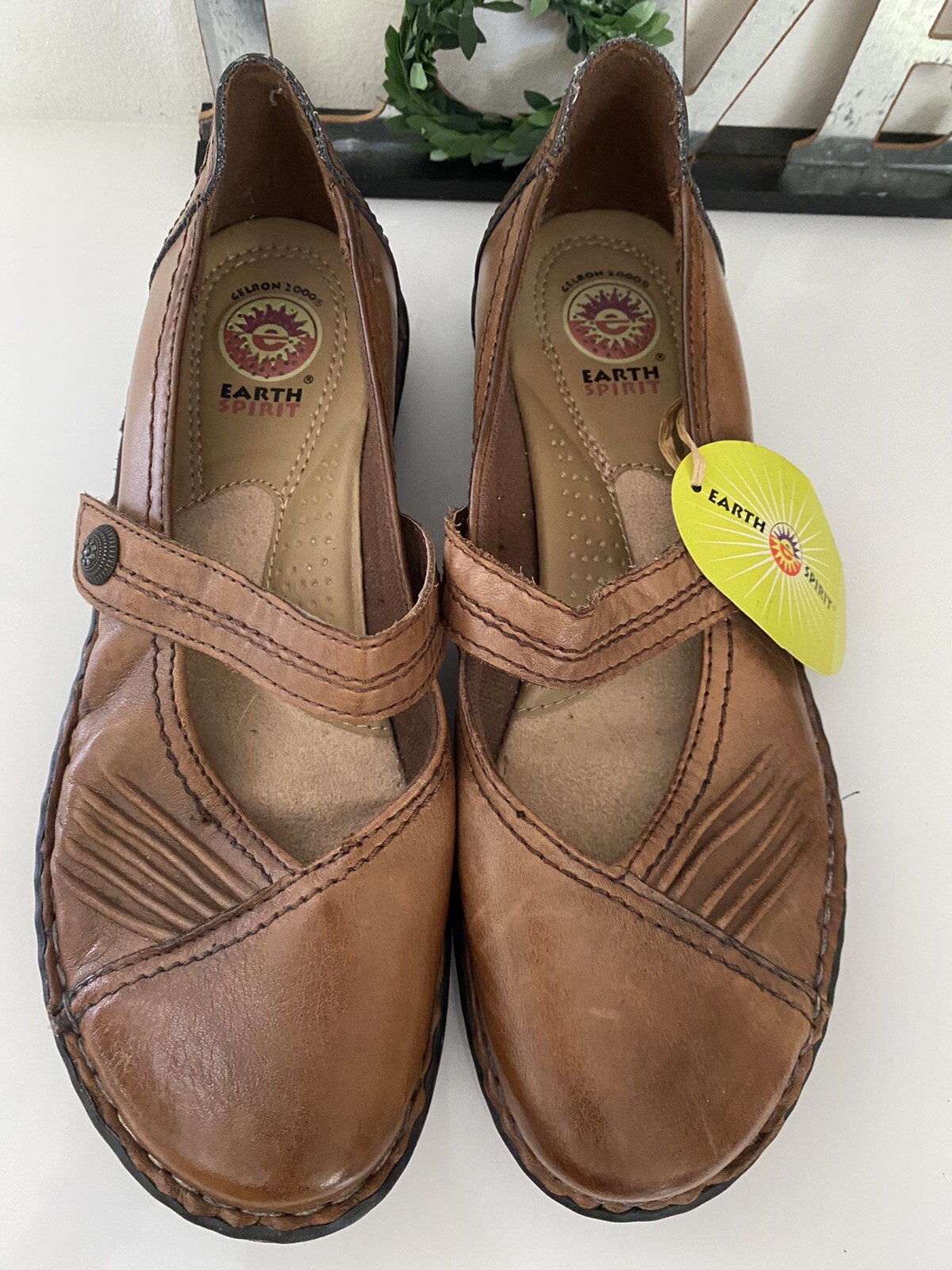 Earth Spirit Tabitha Shoes Brown Comfort Leather Right Shoe Sz 7 Left Shoe Sz 8