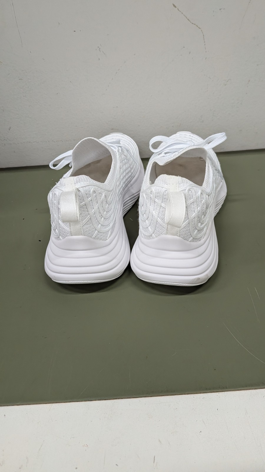 APL TechLoom Zipline W White Knit Lace-Up Low Top Athletic Sneakers Women