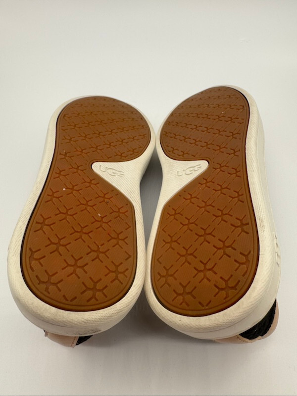 Ugg Sammy Knit Chevron Sneakers Women’s Size 5.5 Black 7046