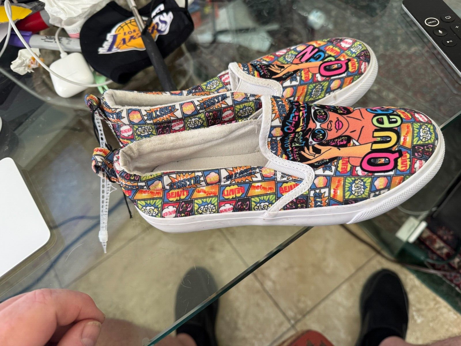 NEW Emma New York White Queen Casual Canvas Shoes XOChill Glasses Women’s Size 4
