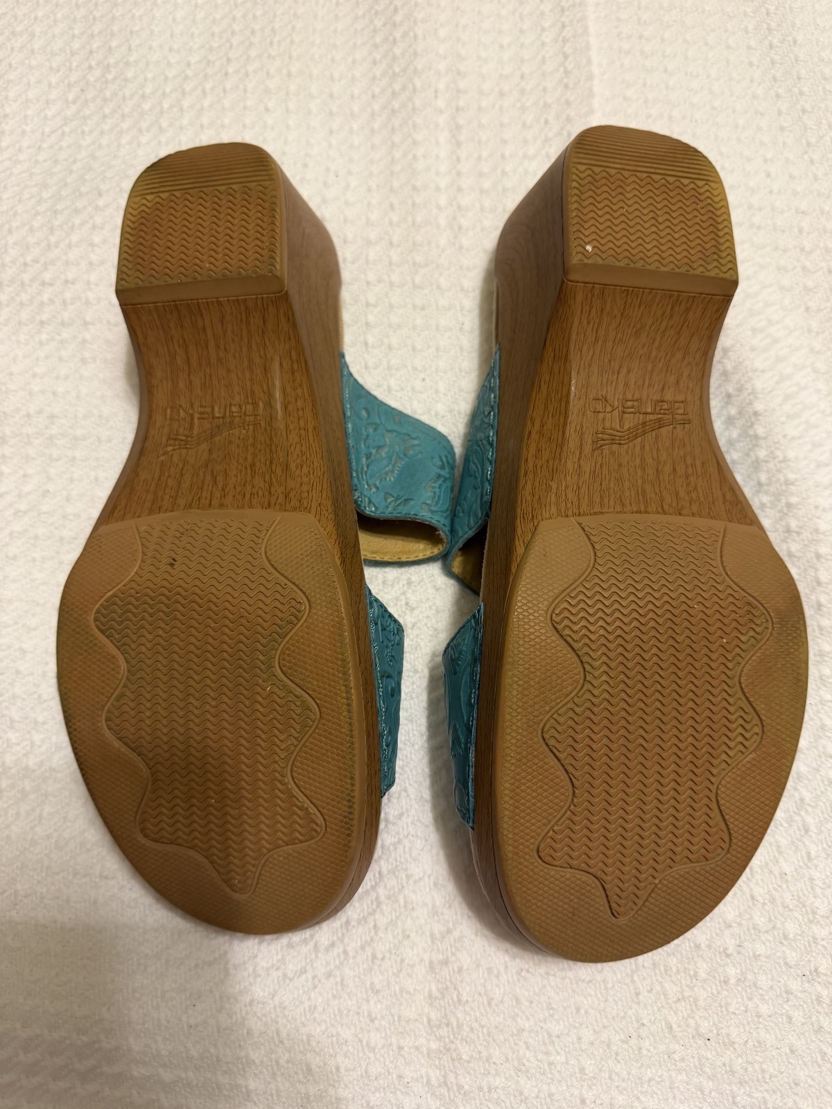 Dansko Womens Sophie Sandals Turquoise Floral Embossed Size 41