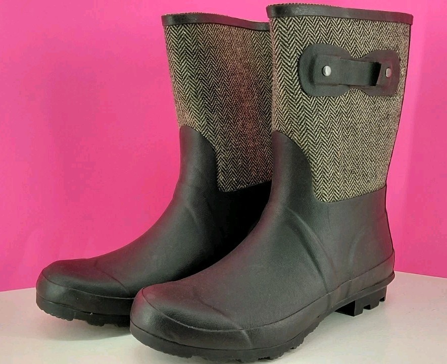 Chooka Boots. Herringbone Black Classic Mid-calf Racer Outdoor Boots. Size 9