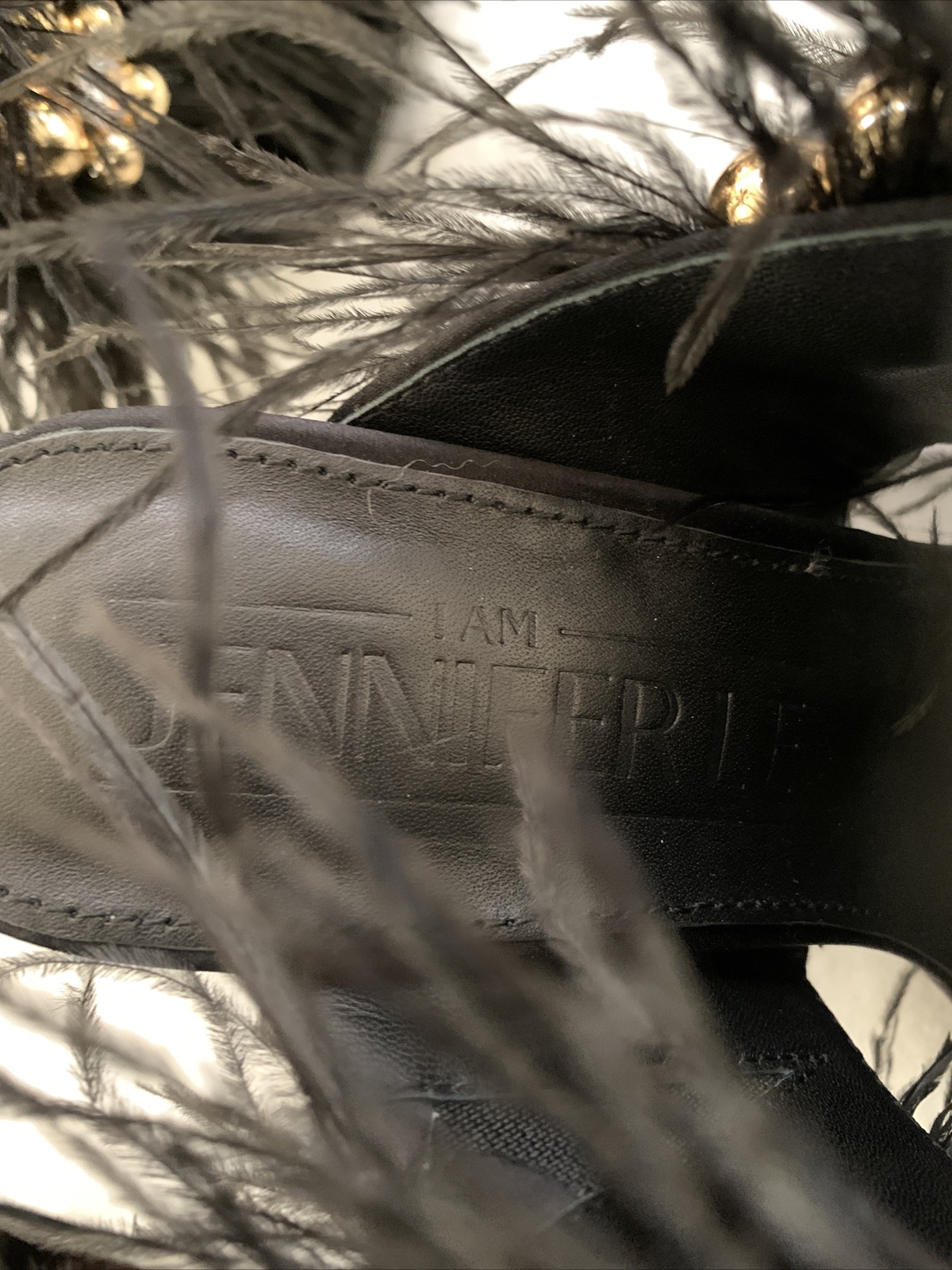New I AM Jennifer Le Fairytale Ostrich Feather/Crystal Hi Heel Sz 36 US 6 NWOB