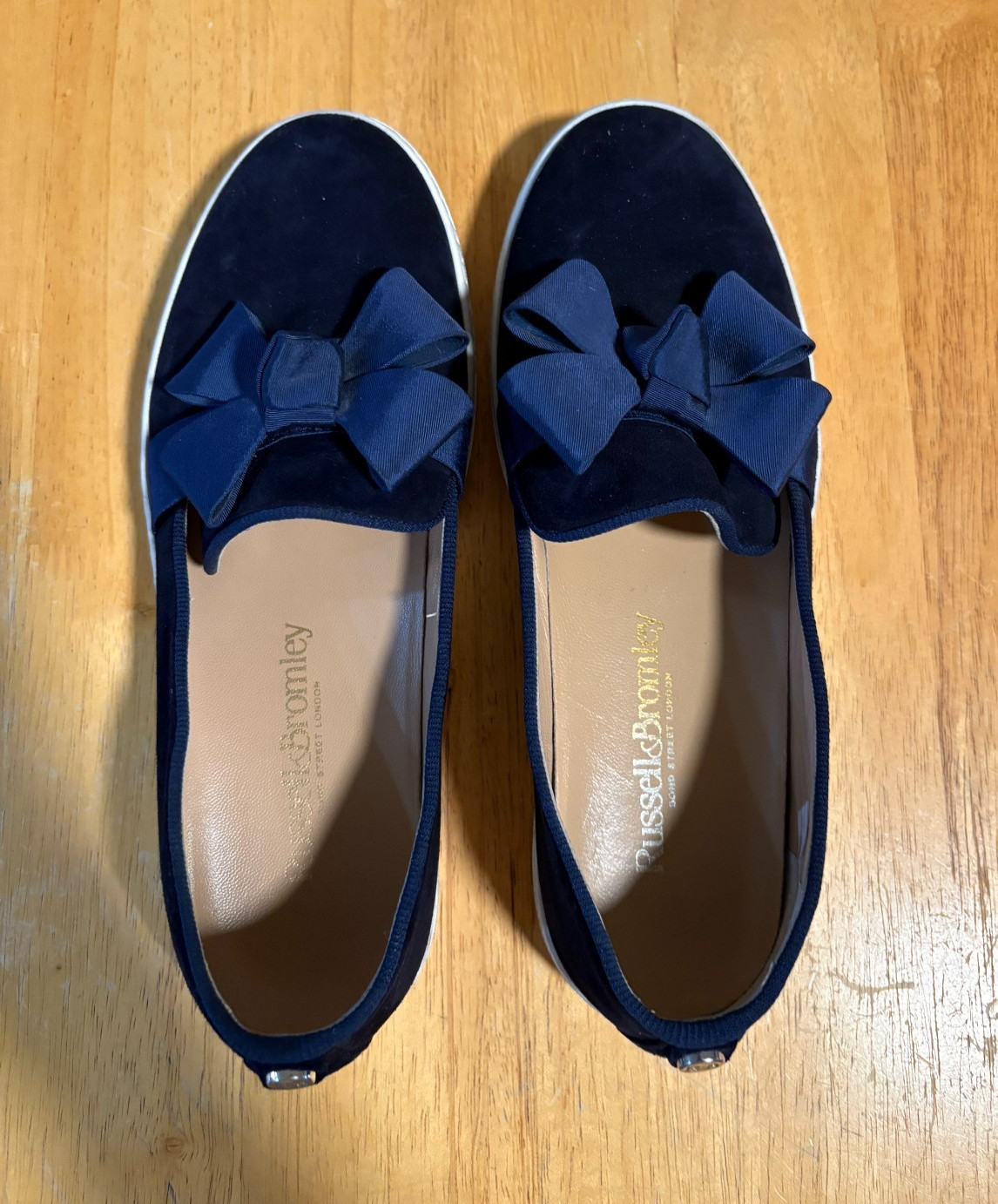 Russell & Bromley Womens Size 39 Navy Suede Slipon Sneaker Shoes w/ Bow US Sz 8