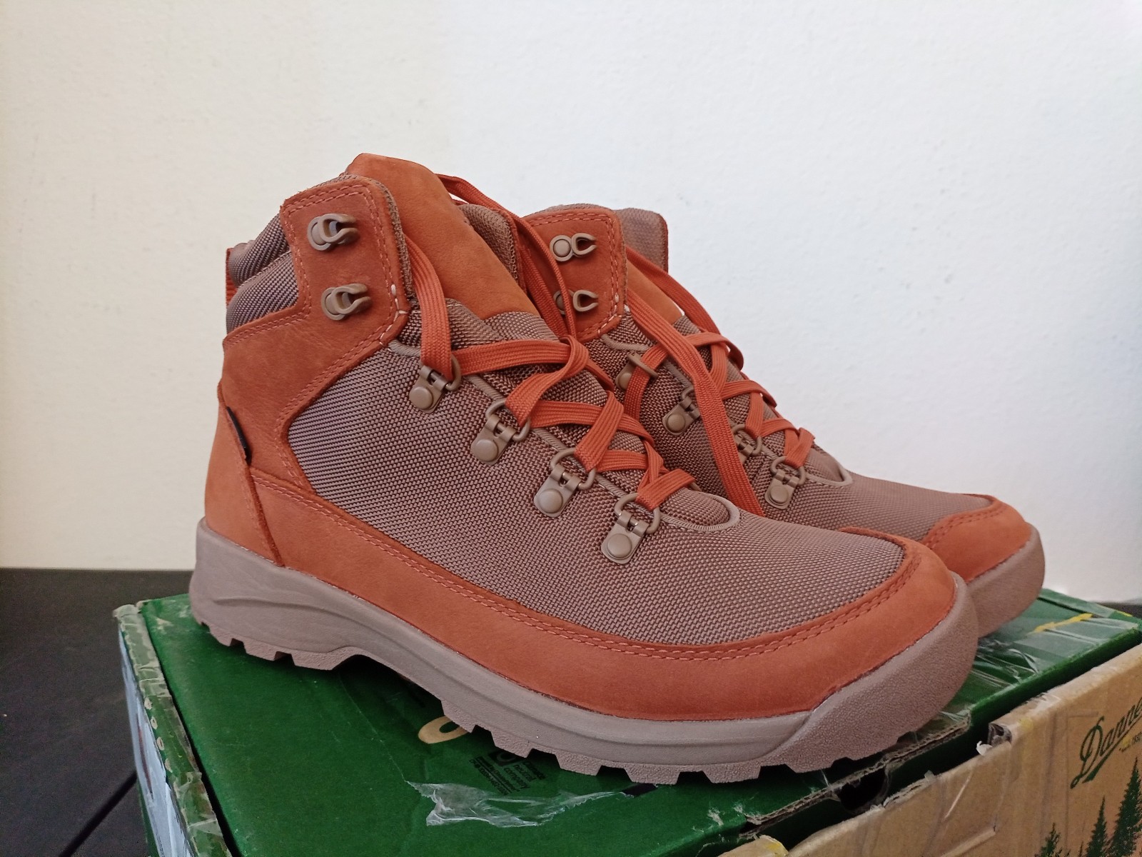 Danner Women 30137 Adrika Hiker 5″ Hiking Boot Sienna Size US 8 – NEW
