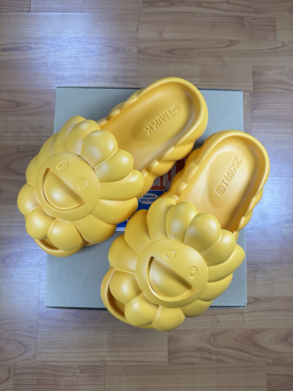 Murakami Ohana Full-Bloom Slide Size 12 Apricot Brand New