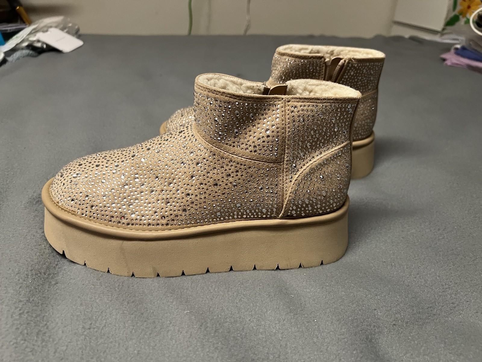 Wild Fable Women’s Tan Faux suede Rhinestone Slipper Boots New with Tag Sz 6