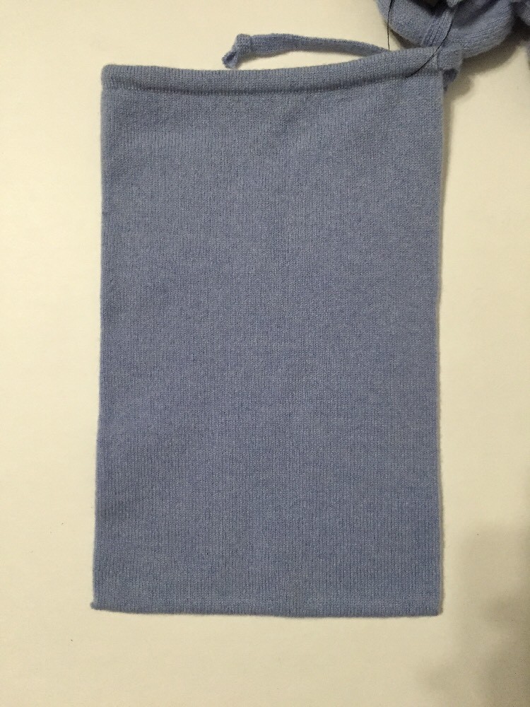 Saks Fifth Ave Womens Blue Cashmere Amenity Travel Kit Slippers Eye Mask Pouch