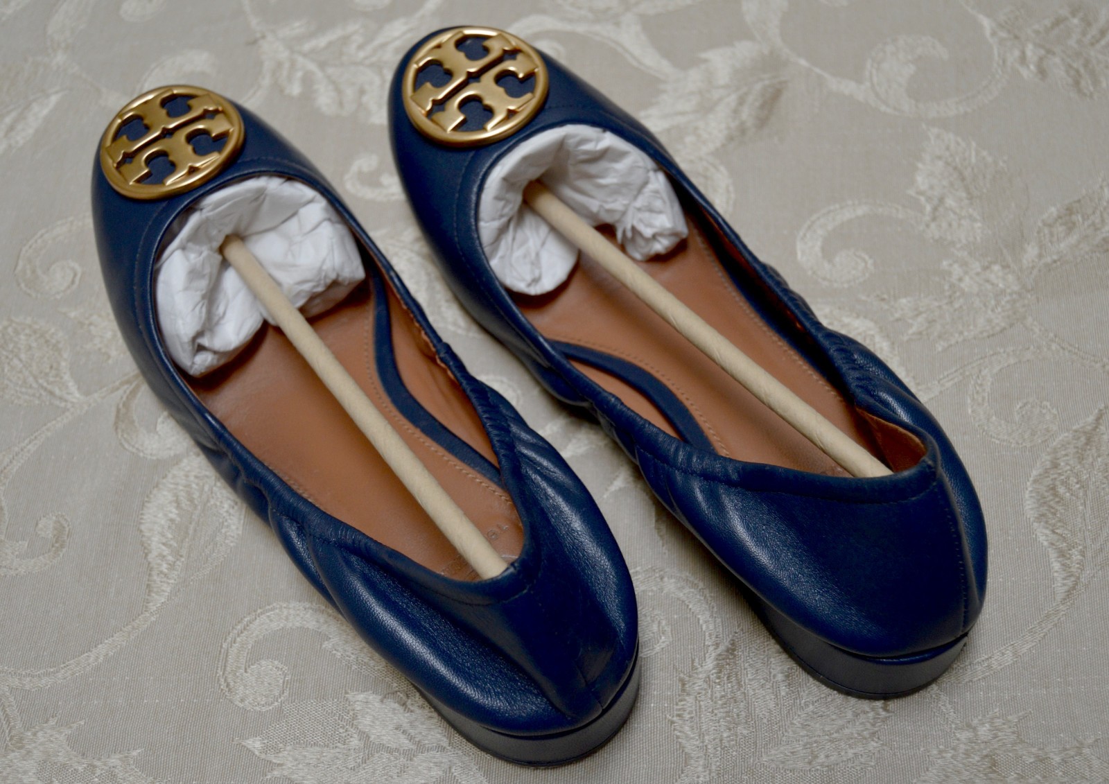 Tory Burch Chelsea Gold Logo Heeled Ballet Flats in Navy Blue Leather US 6/6.5M
