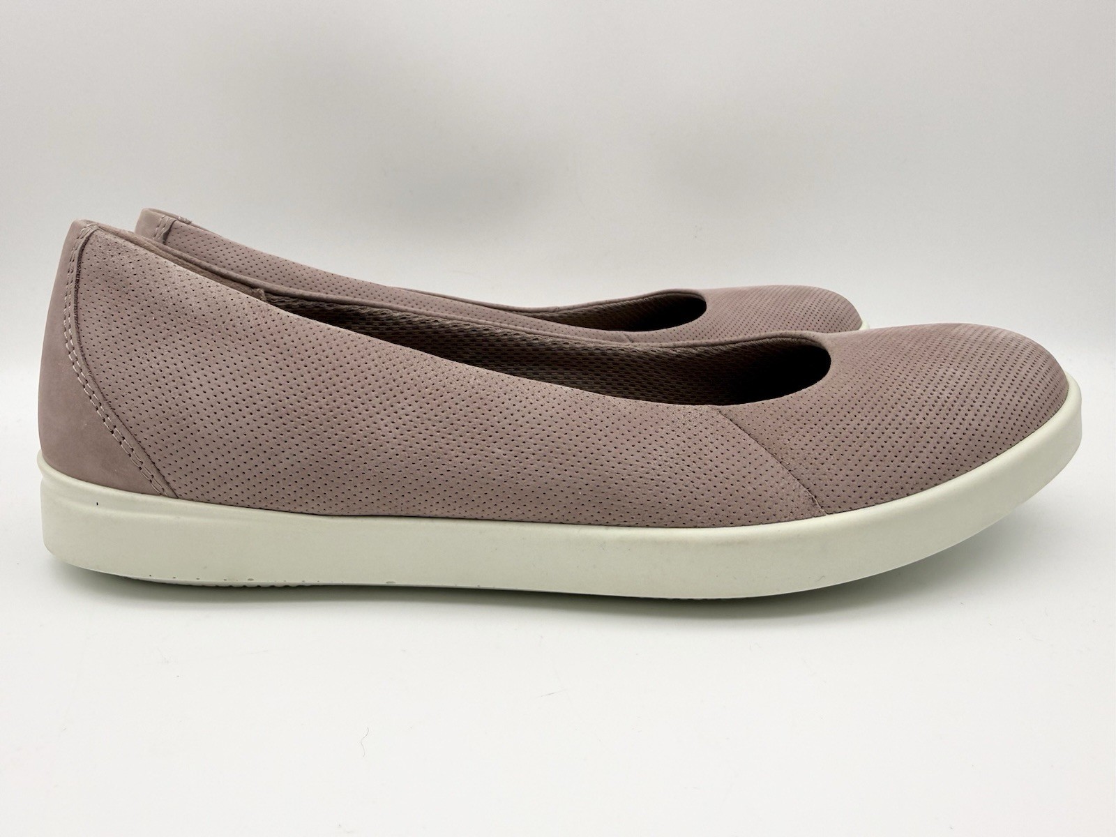 ECCO Women’s US 10/10.5 EU 41 Dusty Rose Suede Barentz Ballerina Slip On Flats
