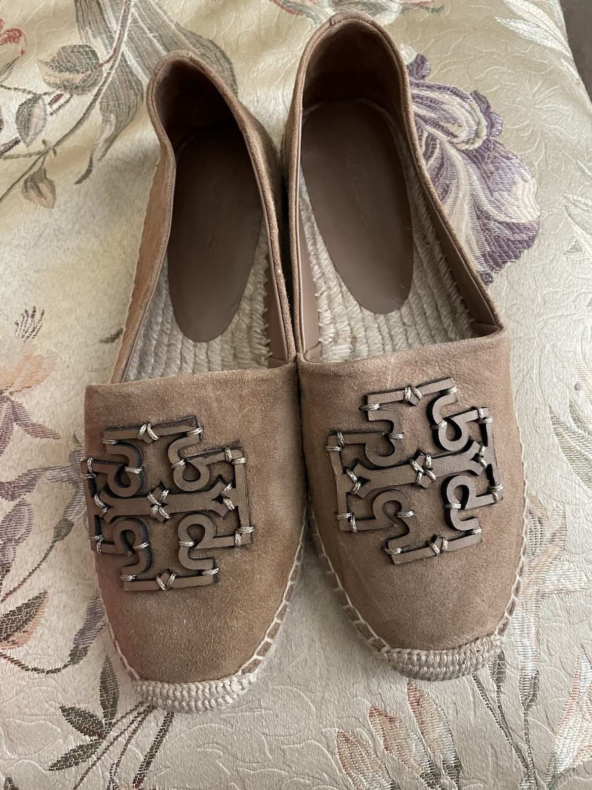 Tory Burch Ines Embellished Suede Espadrilles Tan Crystal Logo Flats Size 6.5
