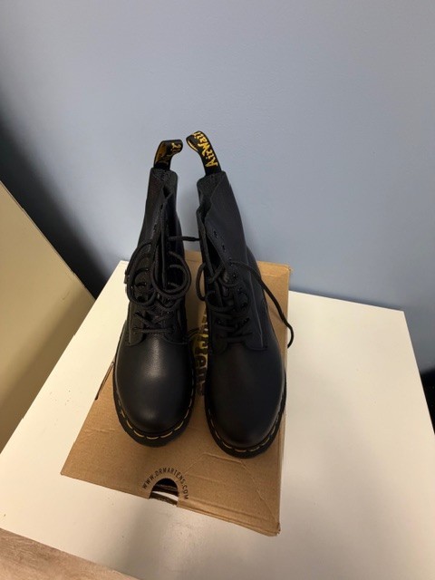 Dr Martens Air Wair Boots 1460 Pascal Virginia Women’s 8m Black