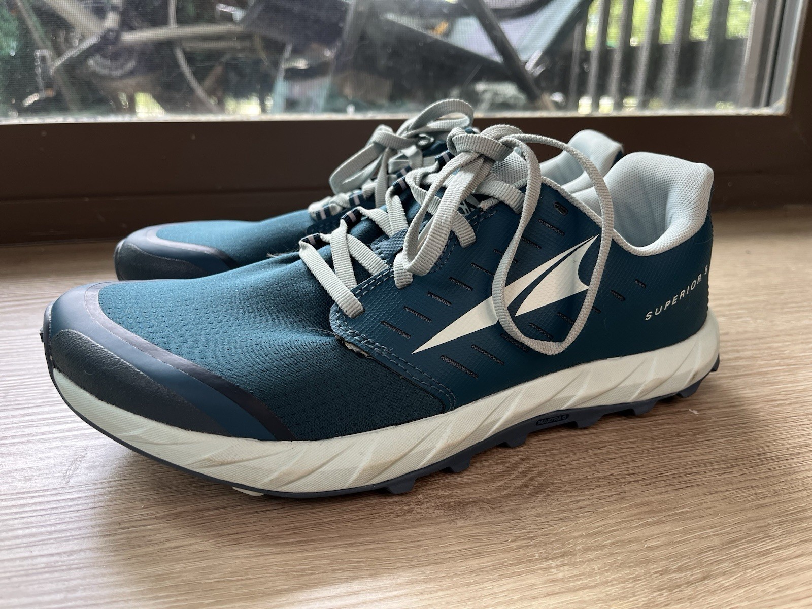 Altra Women 9 Running Shoes Blue Superior 5 Lightweight Cushioned Trail Sneaker