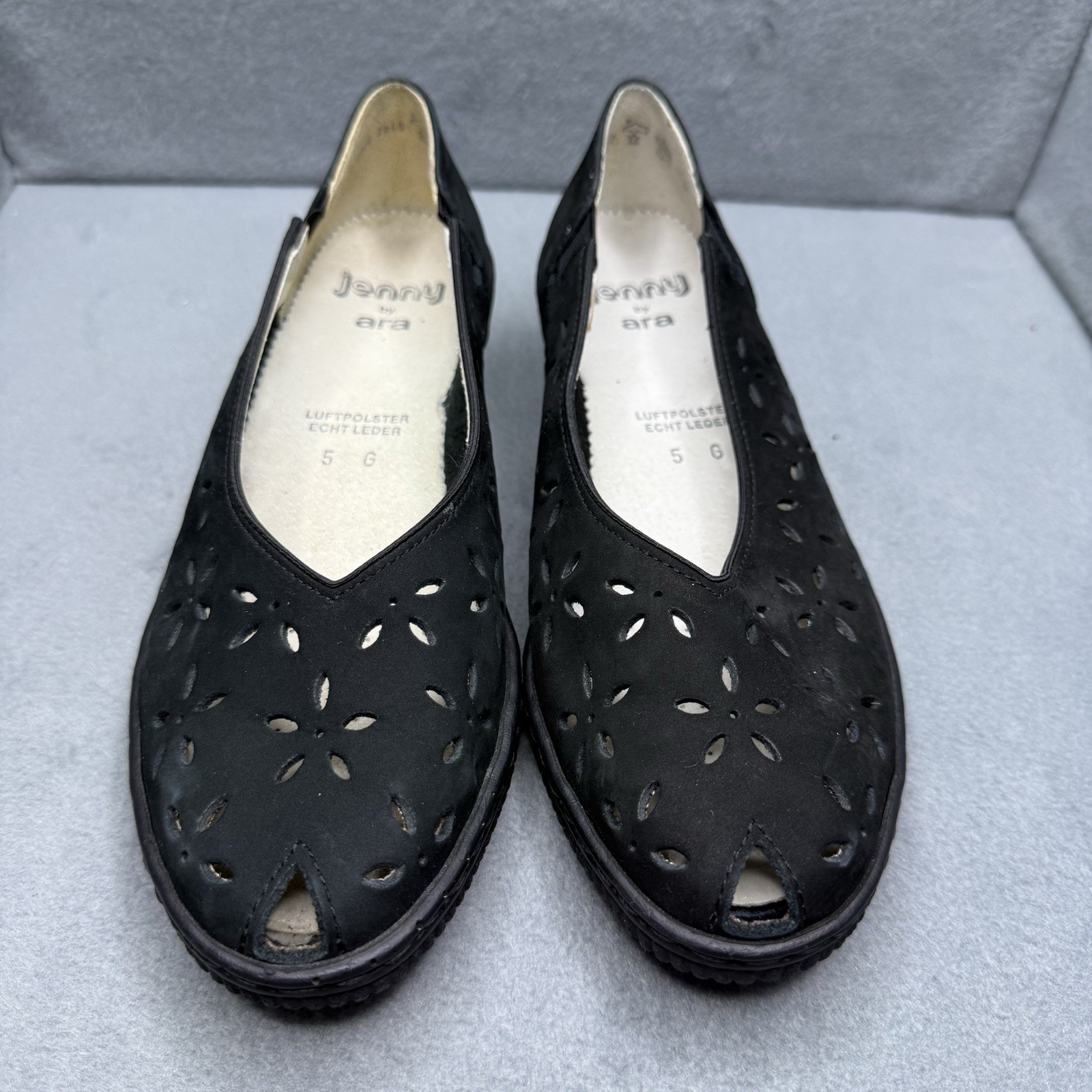 Jenny by Ara Women’s 7.5 Black Leather Cutout Peep Toe Comfort Flats 5G