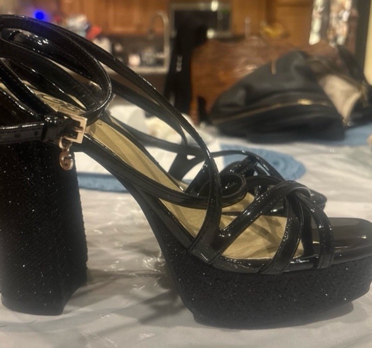GBG Los Angeles Women’s Black Glitter Strappy Platform Ankle Strap Sandals 7