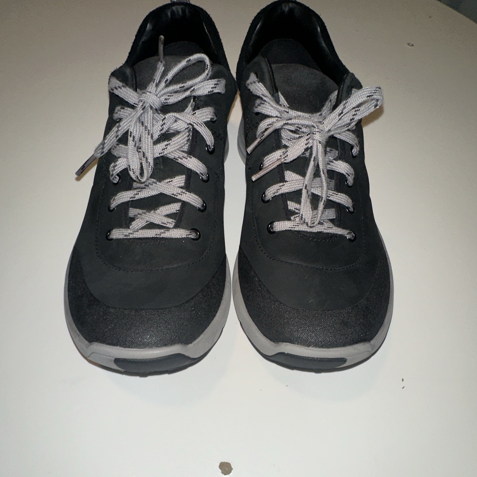 Clarks Cloudsteppers Women’s Low Top Lace Up Athletic Sneakers Gray Black