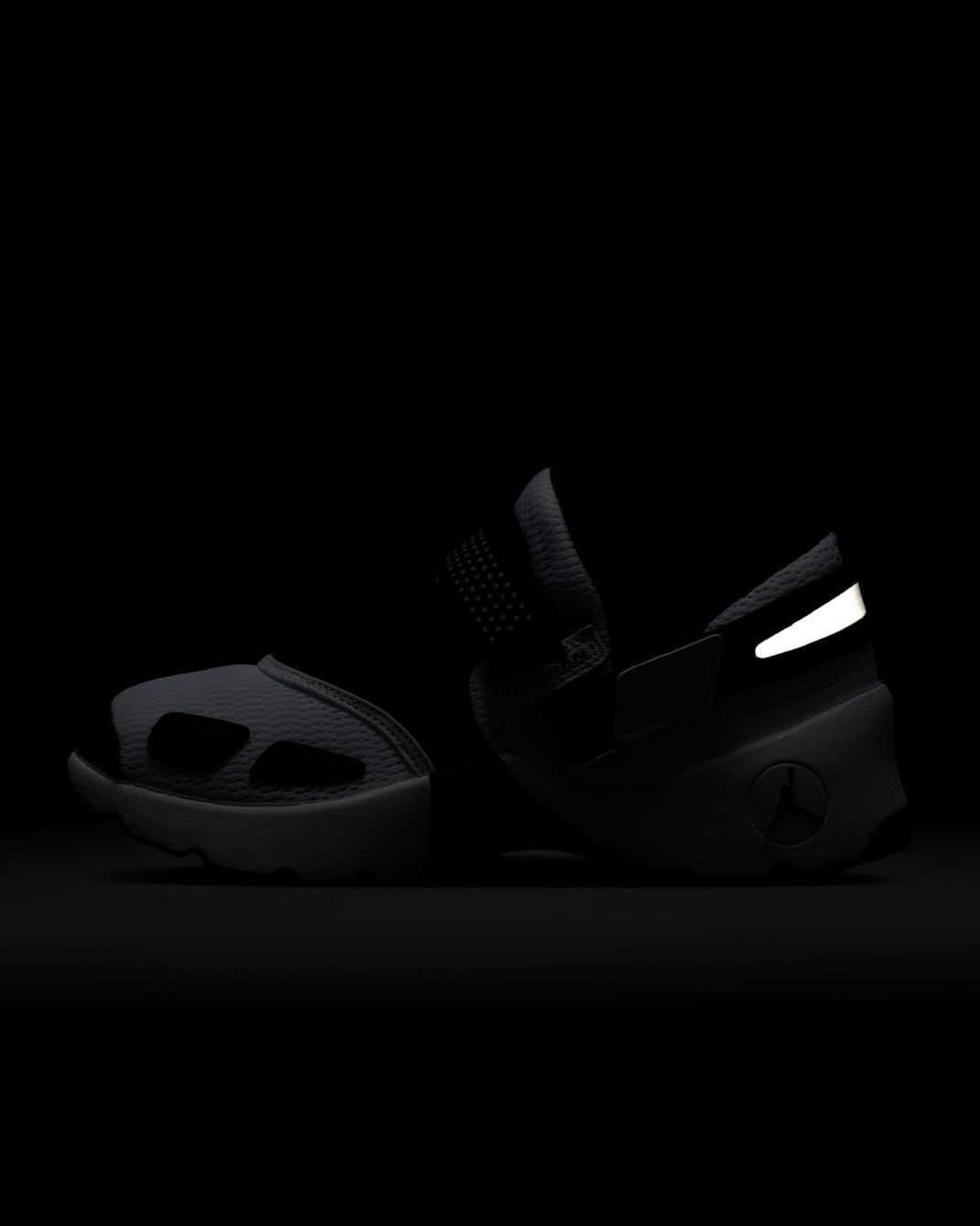 NIKE Women’s Jordan Trunner LX HQ2164-100 White Reflective Silver Black
