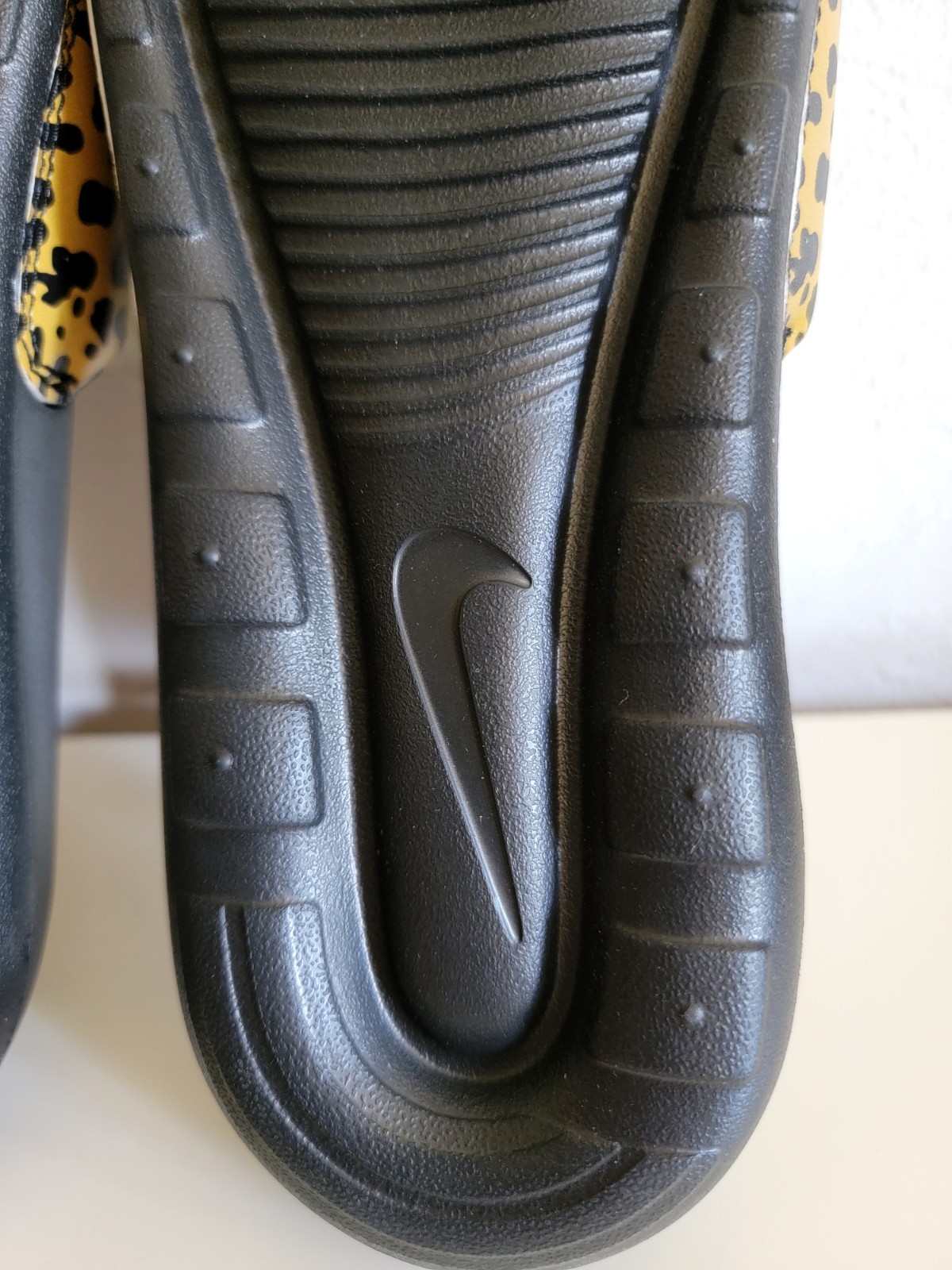 Nike Victori One Slide Print Leopard Size 7 Women’s CN9676-700 NWT
