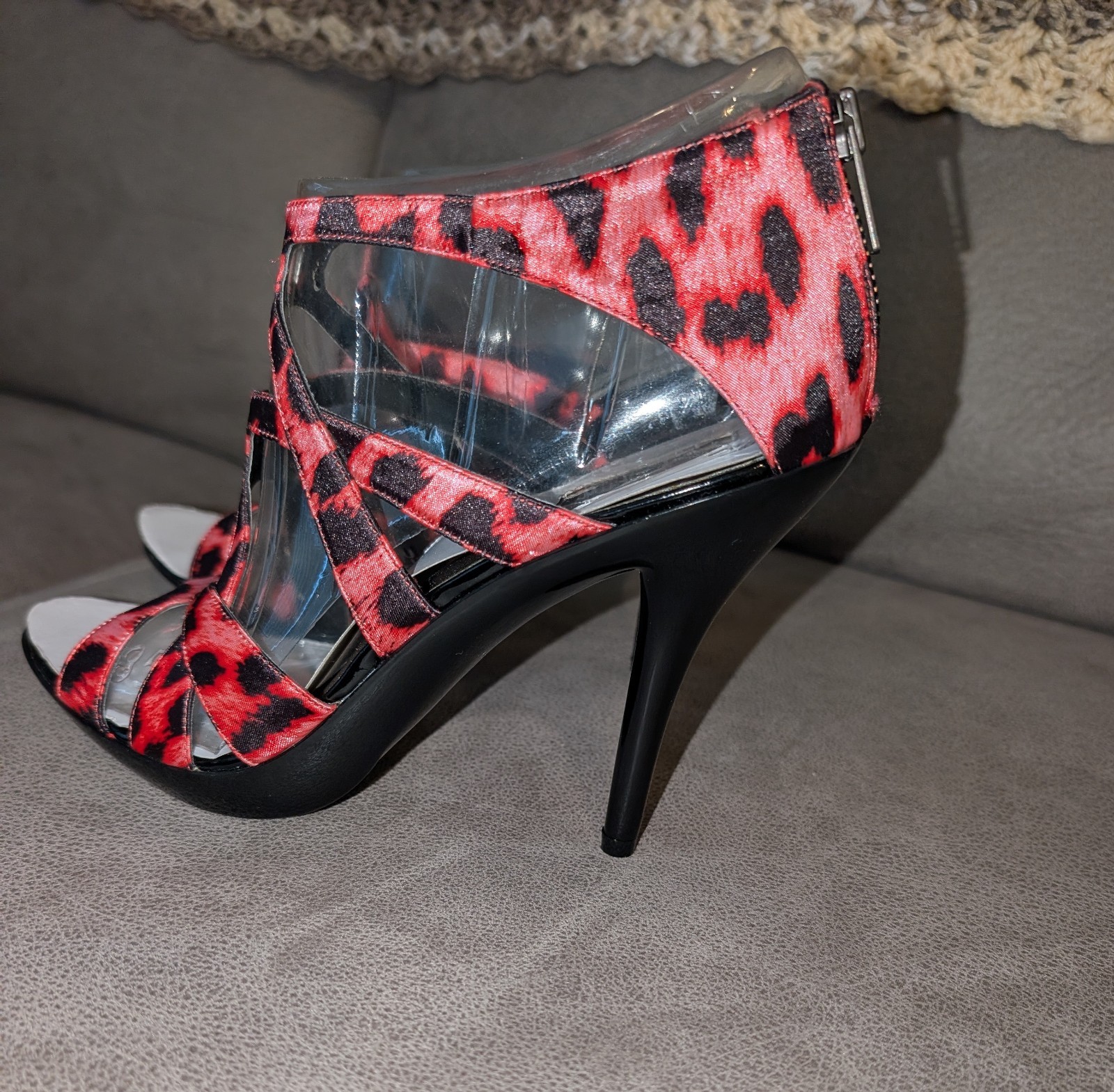 Carlos By Carlos Santana Marvel Size 9 Stilleto Heels
