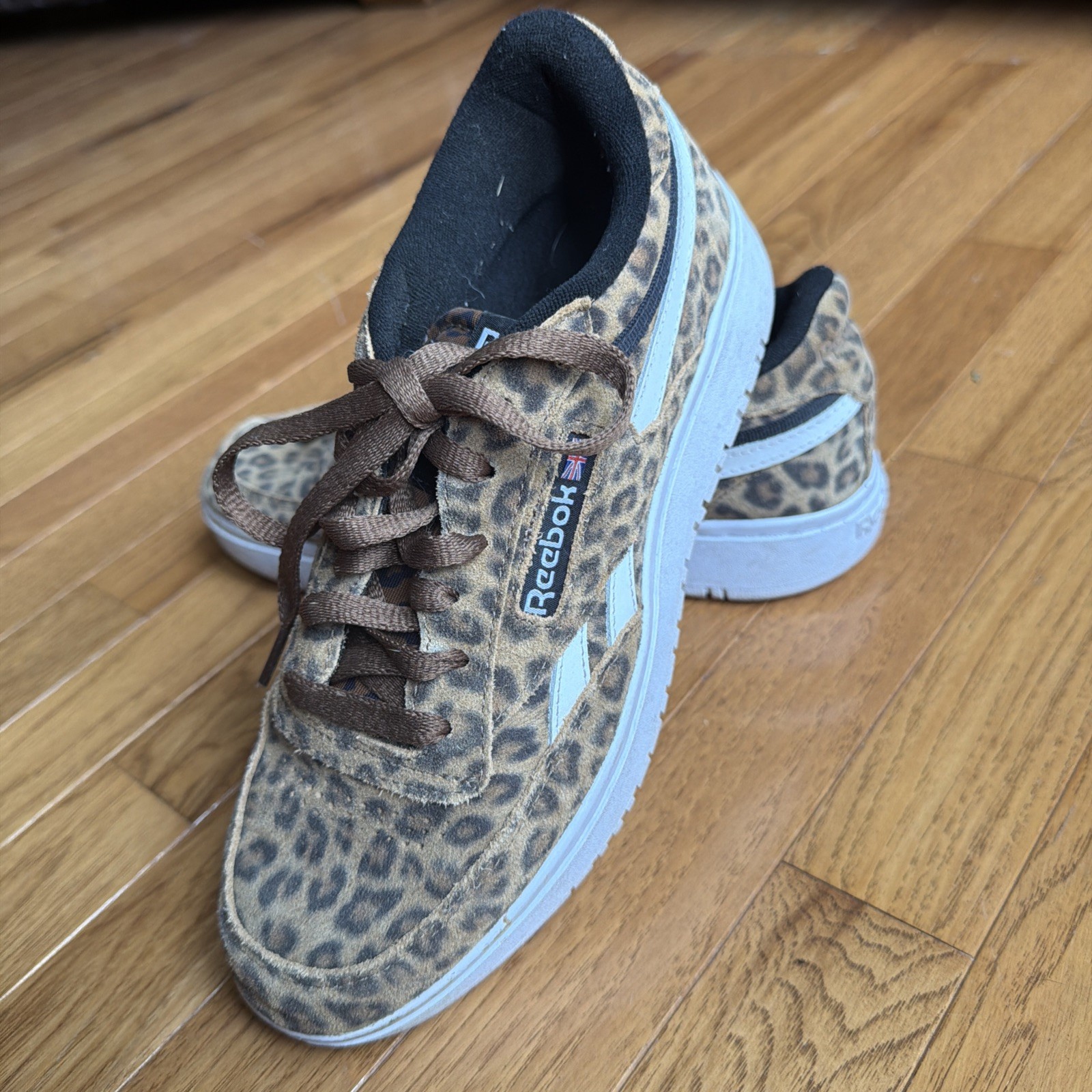 Reebok Women’s Leopard Print Sneakers Size 10 Lace-Up Classic Casual Travel