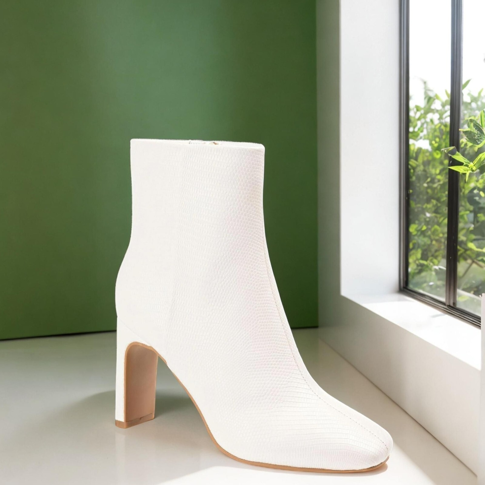 Journee Collection Womens White Sarla Square Toe Ankle Dress Boots Size 6.5M NIB