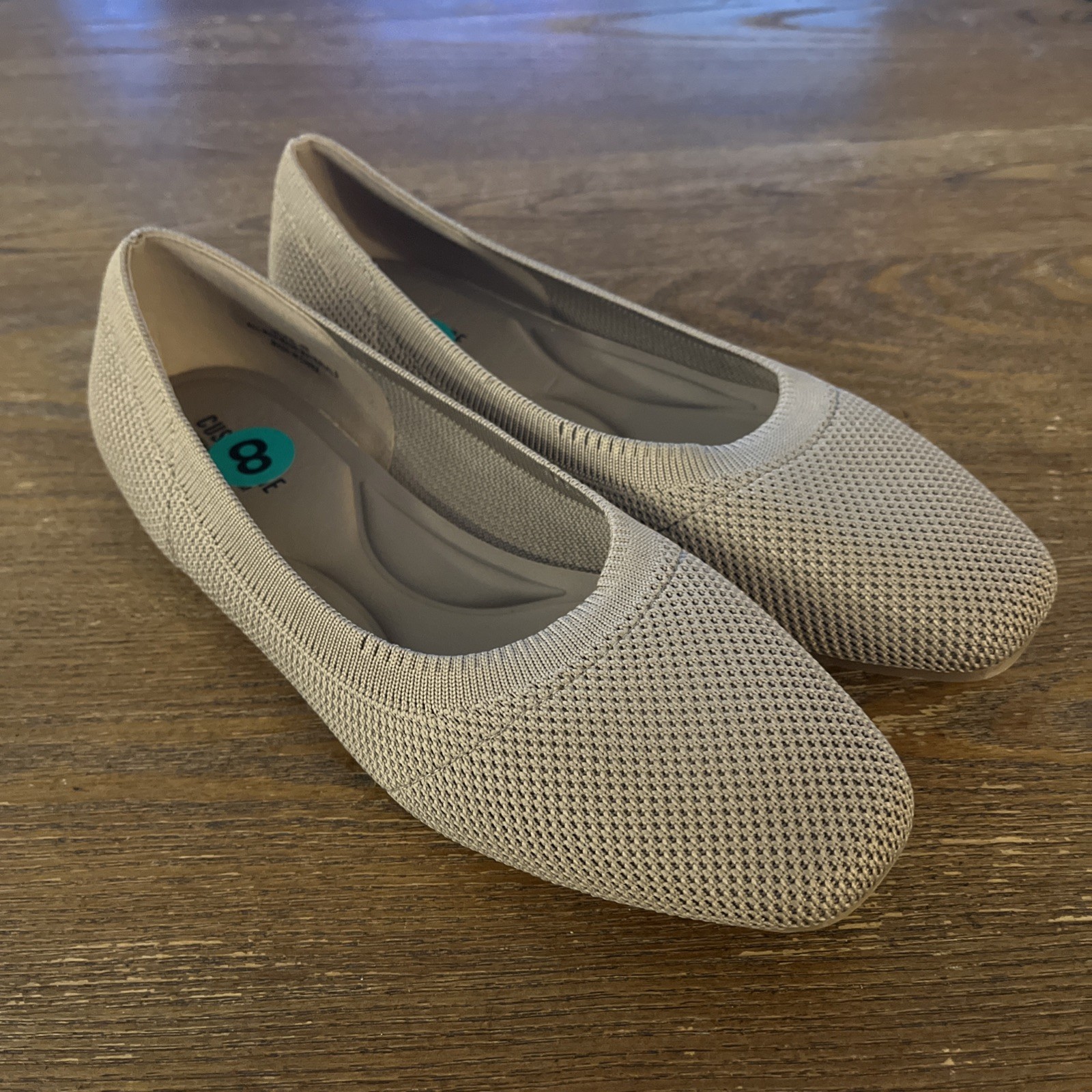 Cushionaire Women’s Size 8 Memory Foam Selfie Taupe Flat Shoes