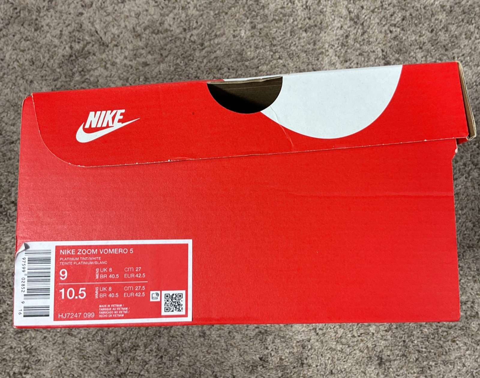 NIKE Zoom Vomero 5 Sneaker Mens 9 Womens 10.5 White/Gray/Gold HJ7247 099 NIB