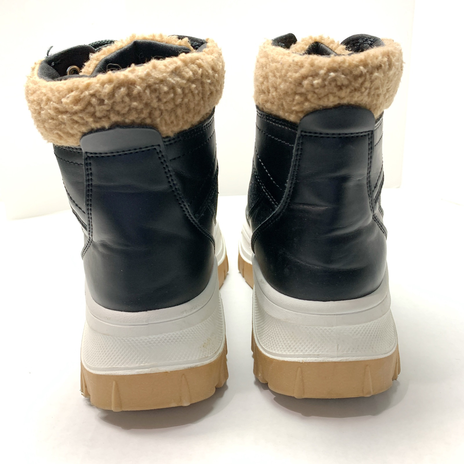 Women’s Black Hiking Boots 7.5 Shearling-look Collar Lug Bottom D-ring Eyelets