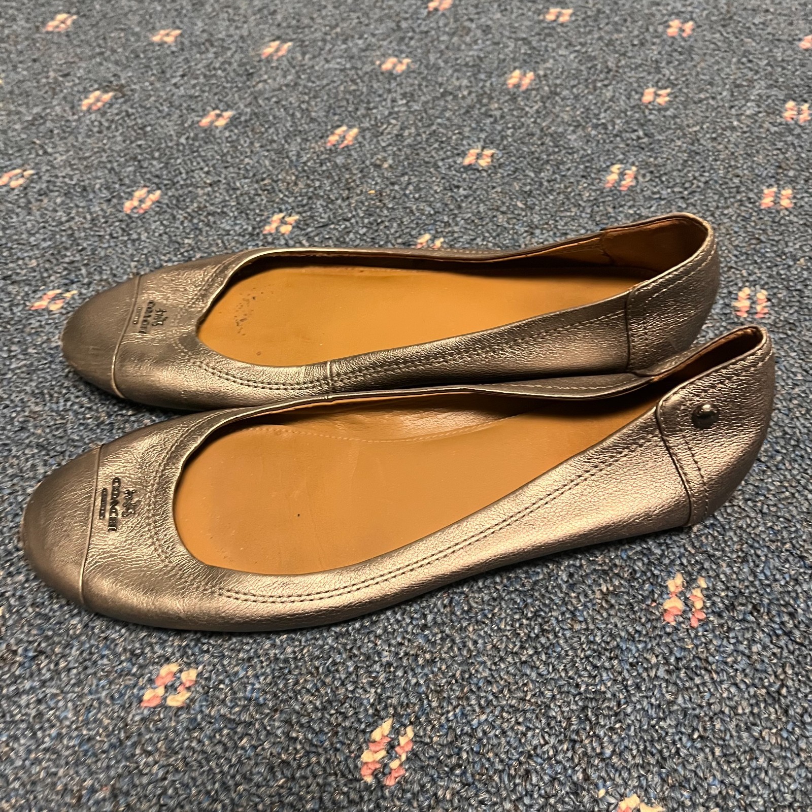 Coach Chelsea Ballet Flats Women 8.5B Metallic Round Cap Toe Silver Logo Shimmer