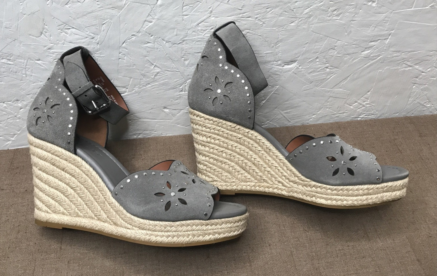 Coach Kelsi Wedge Women’s Espadrille Sandals Size 7B Gray Suede Studded 3.75″