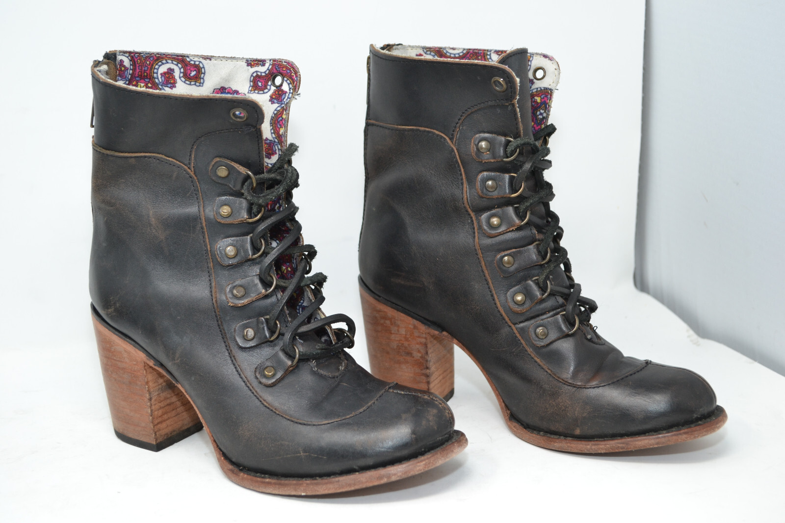 Freebird BY STEVEN Borow Women’s Boots Size 9 Distressed Black Lace Up Zip Up