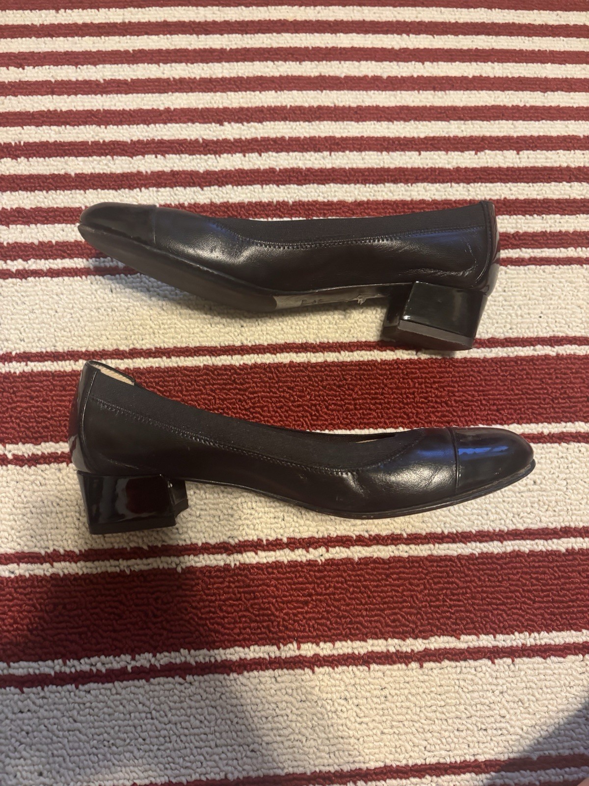 Vintage Bruno Magli Womens Black Leather Cap Toe Round Toe Block Heel Pump US 7