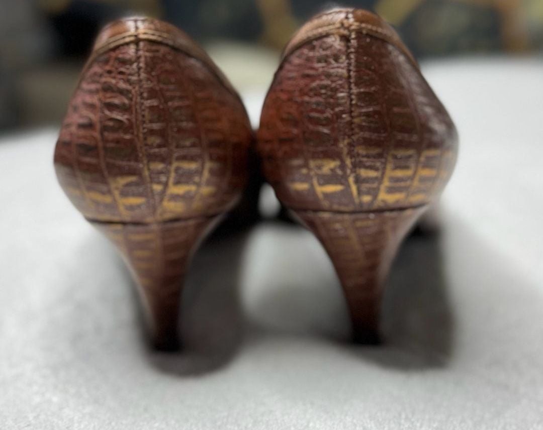 Battaglia Italian Leather Croc-Embossed Pointed Toe Kitten Heel Pumps