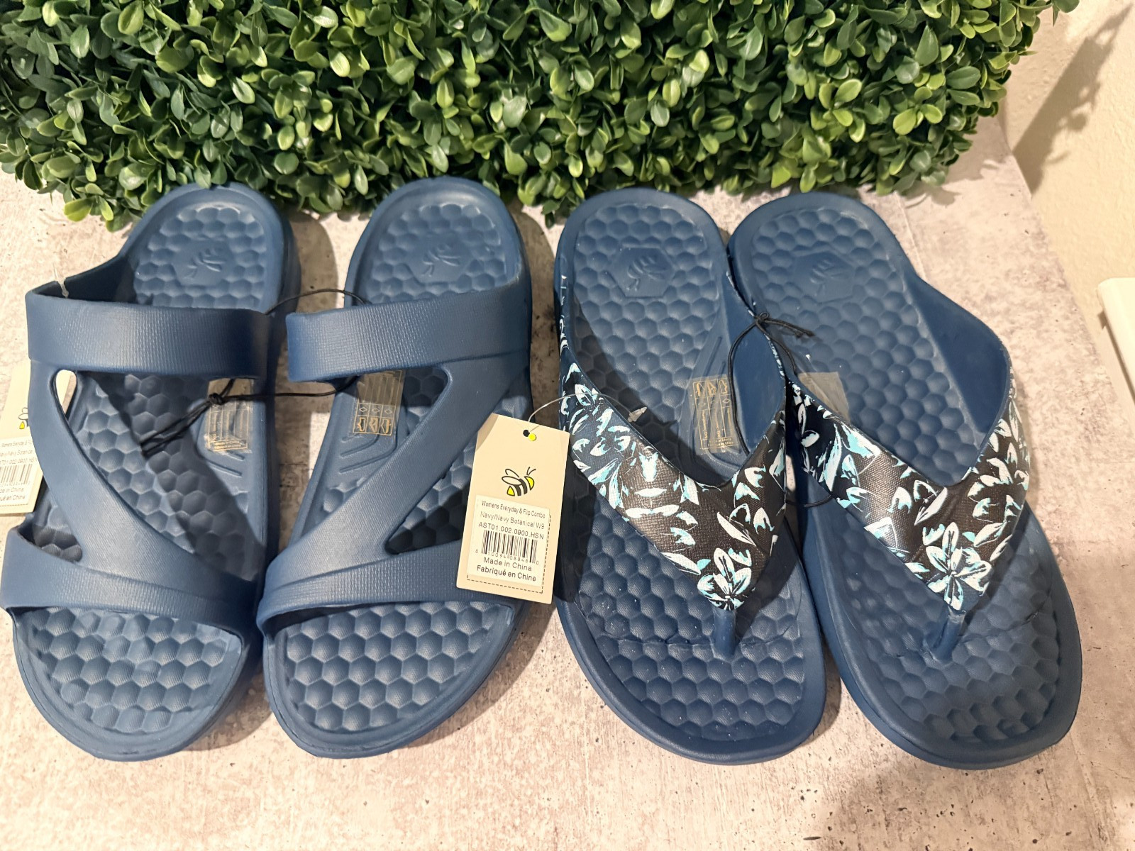 Joybees Women’s Everday & Flip Flop Combo Navy & Navy Botanical – Size Womens 9