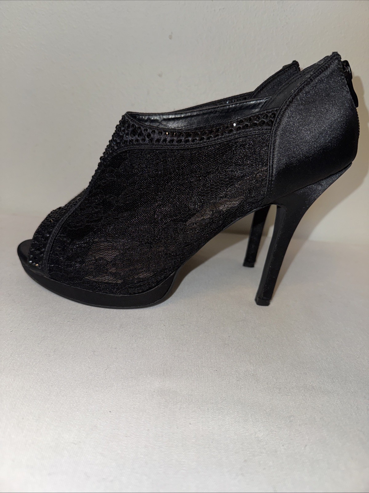 DAVID’S BRIDAL Lace High Heel Shootie with Crystals Sz 10 Black stiletto AYAEL 9