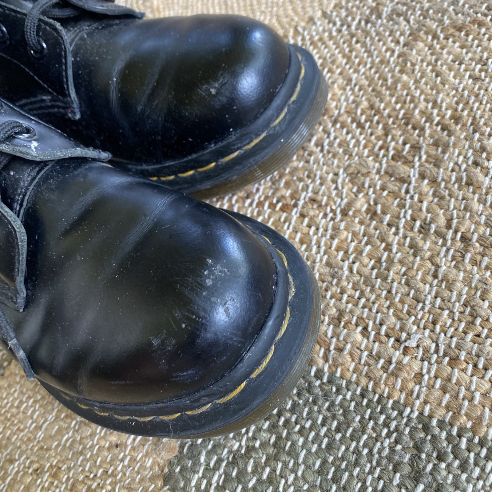 Dr. Martens 1460 Women’s Original Smooth Leather Lace Up Boots – Black, Size 8