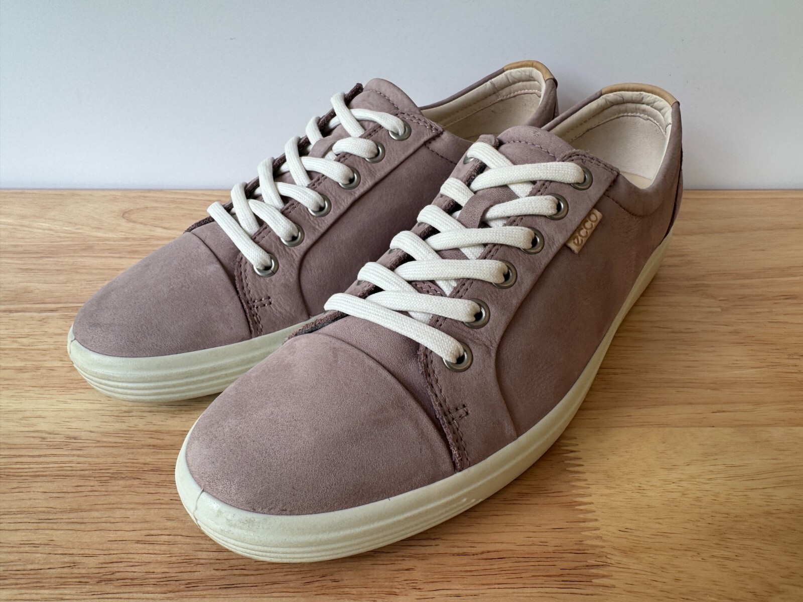 ECCO Soft 7 Women’s Nubuck Leather Sneaker Grey Rose Size US 10-10.5 / EU 41
