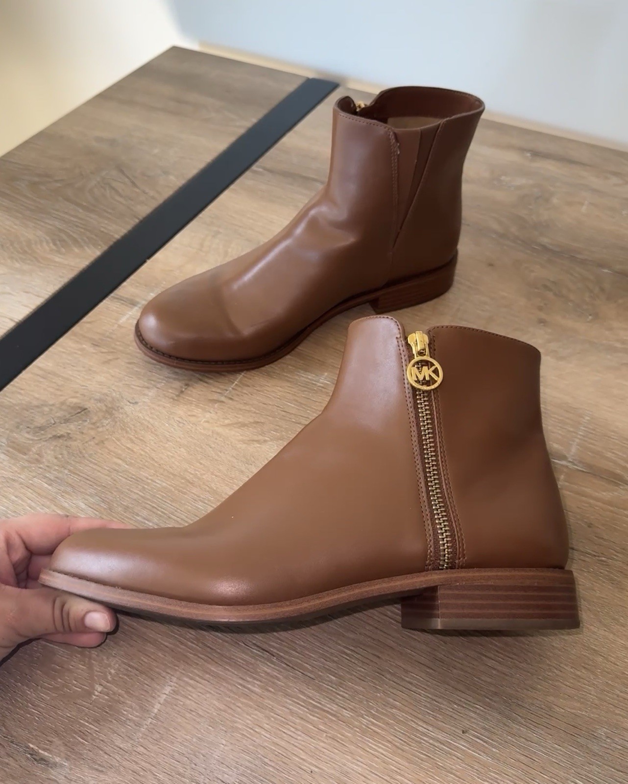 Michael Kors Britt Ankle Boots Luggage Brown Leather Size 9M NWOT Chelsea Boot