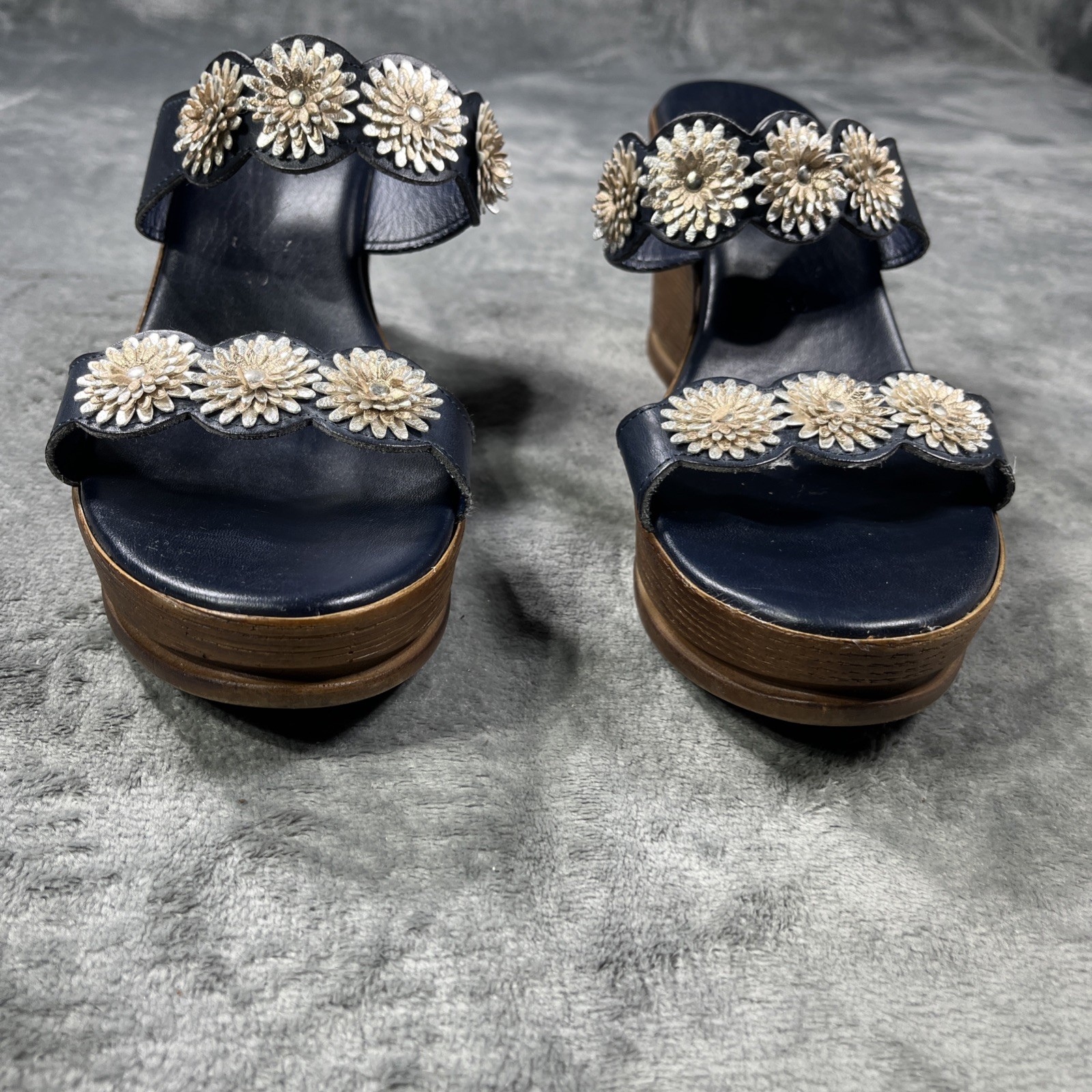 Italian Shoemakers Platform Wedge Sandals Size 10 Blue Wide straps Open Toe Shoe