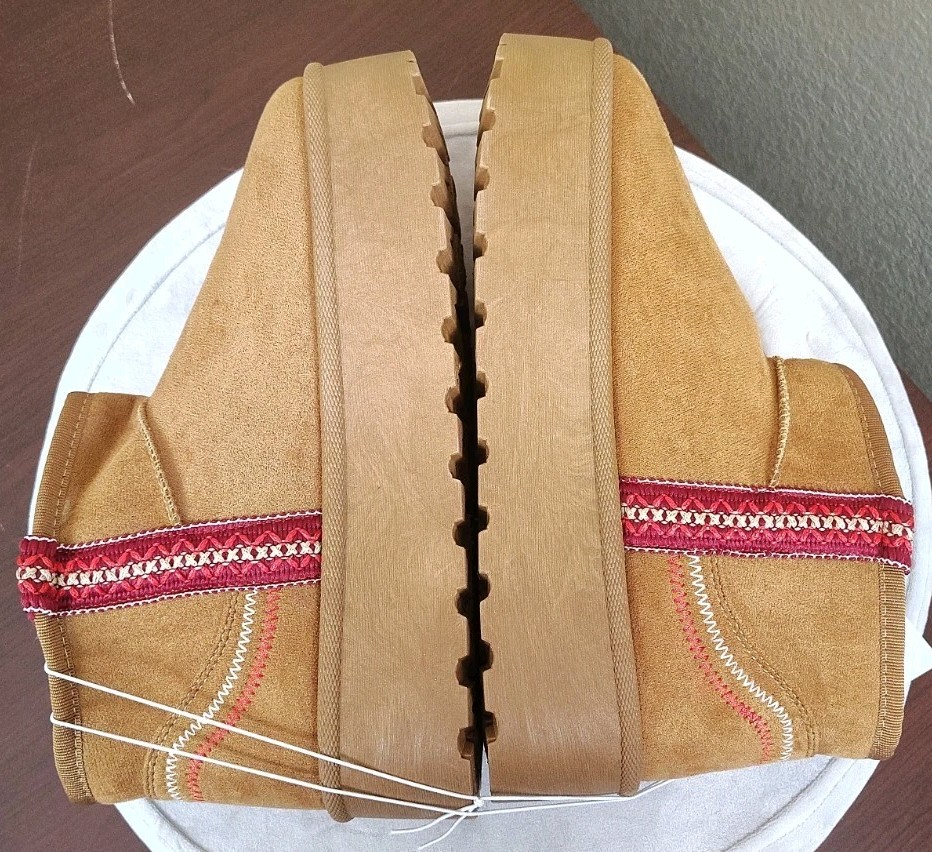 Olivia & Kate Chestnut Faux Fur Lined Platform Booties Women’s Size 10 Tan