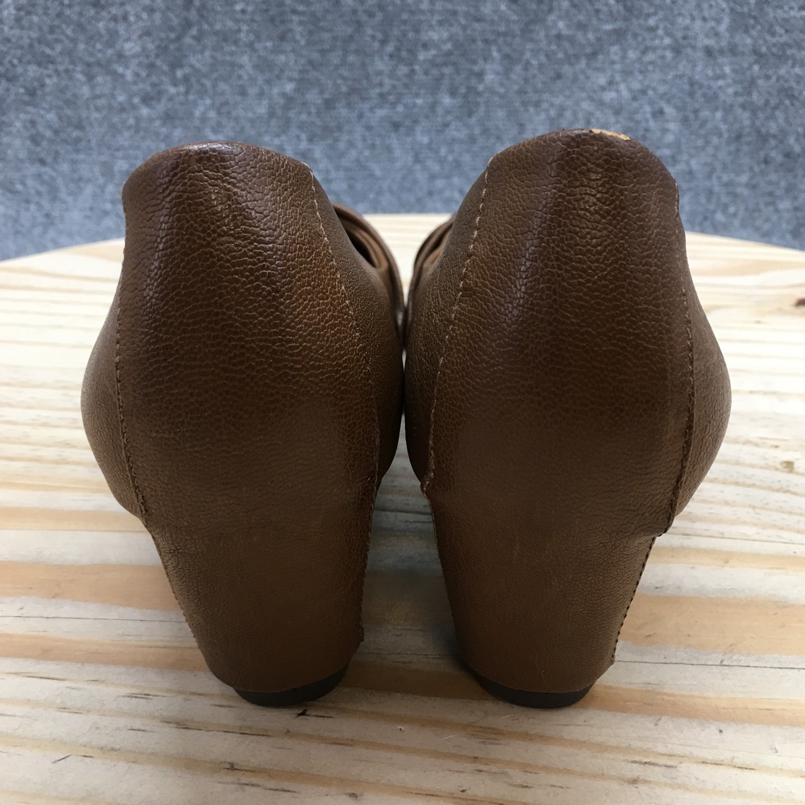 Yuu Shoes Womens 9.5 M Bryann Pump Brown Faux Leather Casual Comfort Wedge Heels