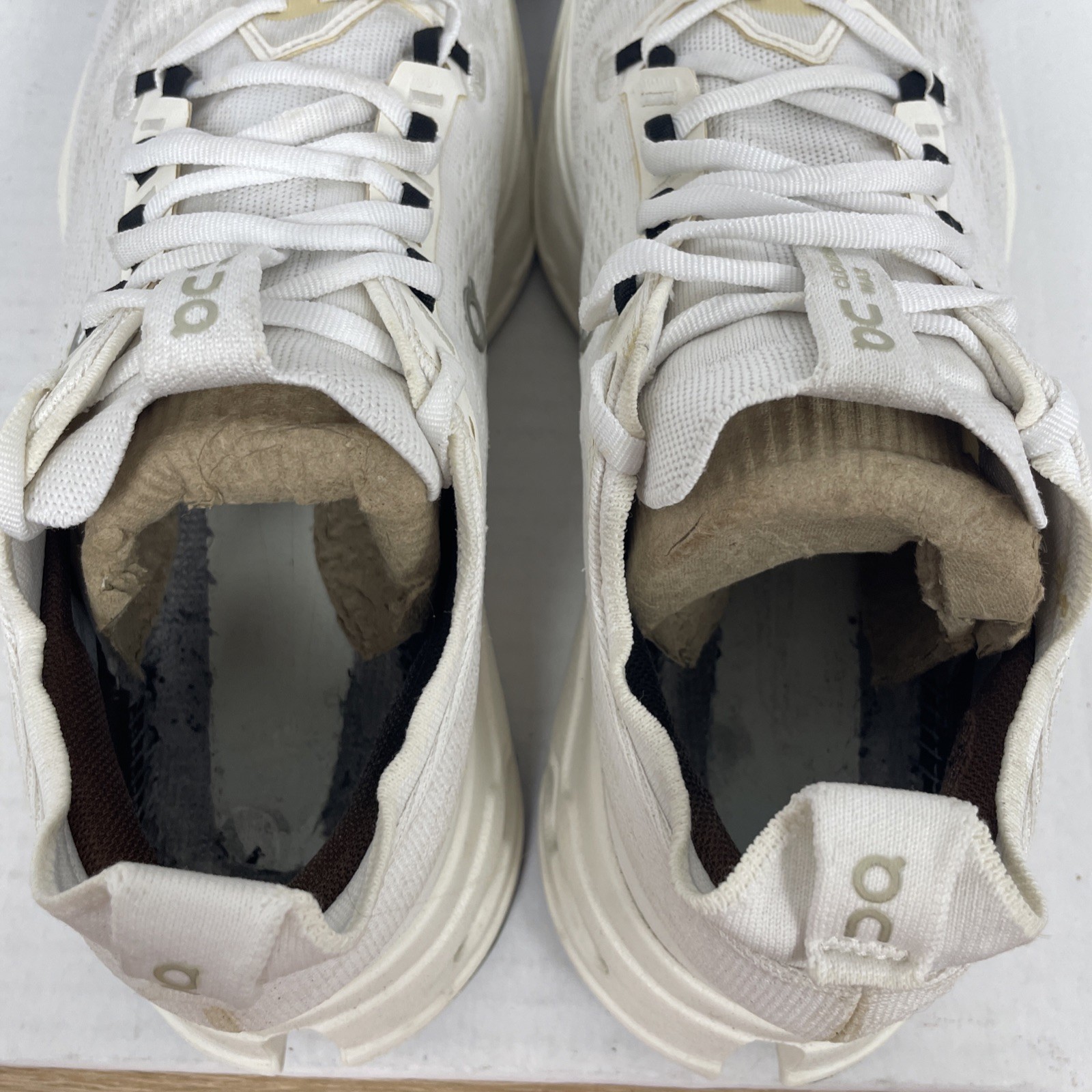 On Cloudsurfer Max U.S. Women’s Size 10 White Missing Insoles