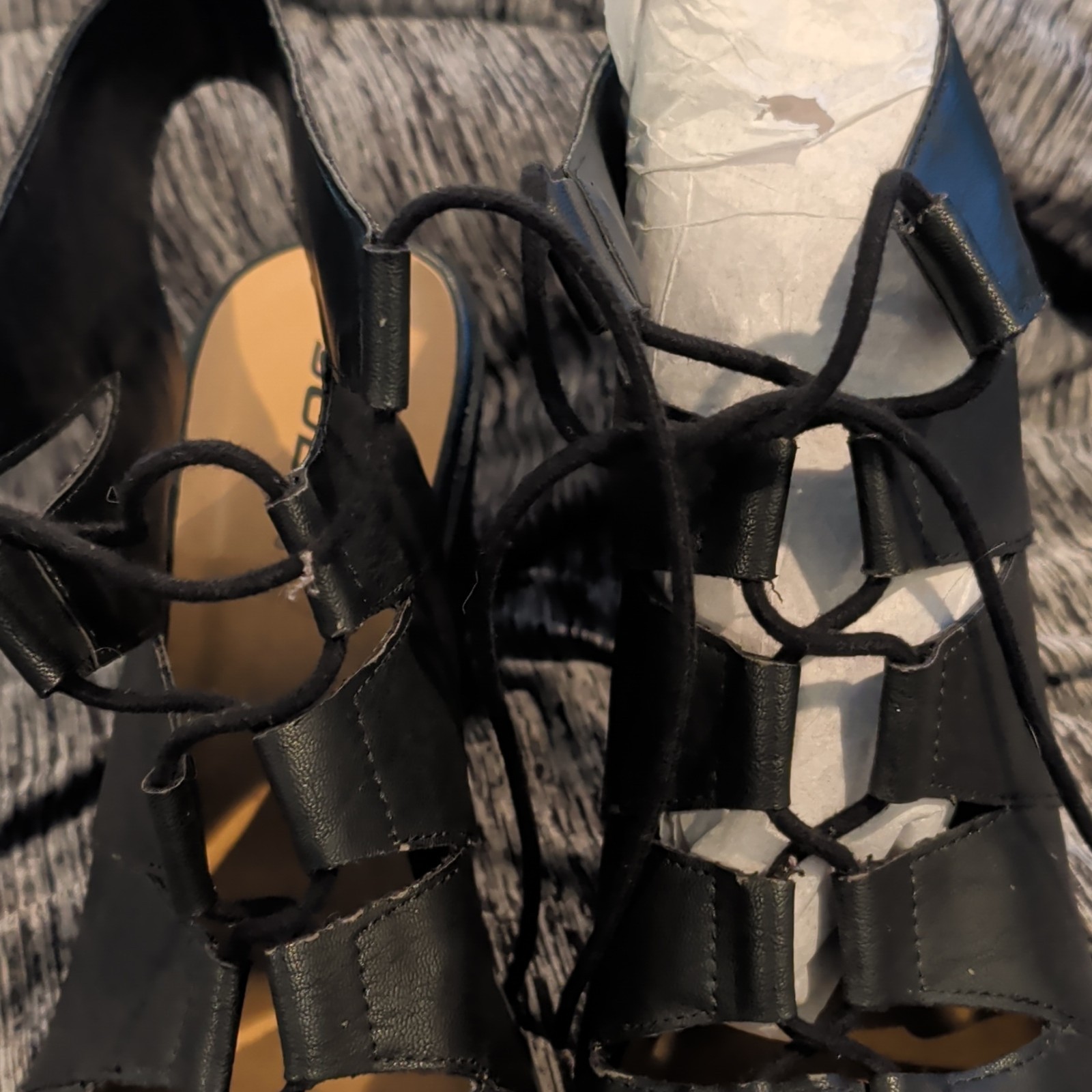 So Women’s Black Strappy Lace-Up Faux Leather Block Heel Sandals 11 Std