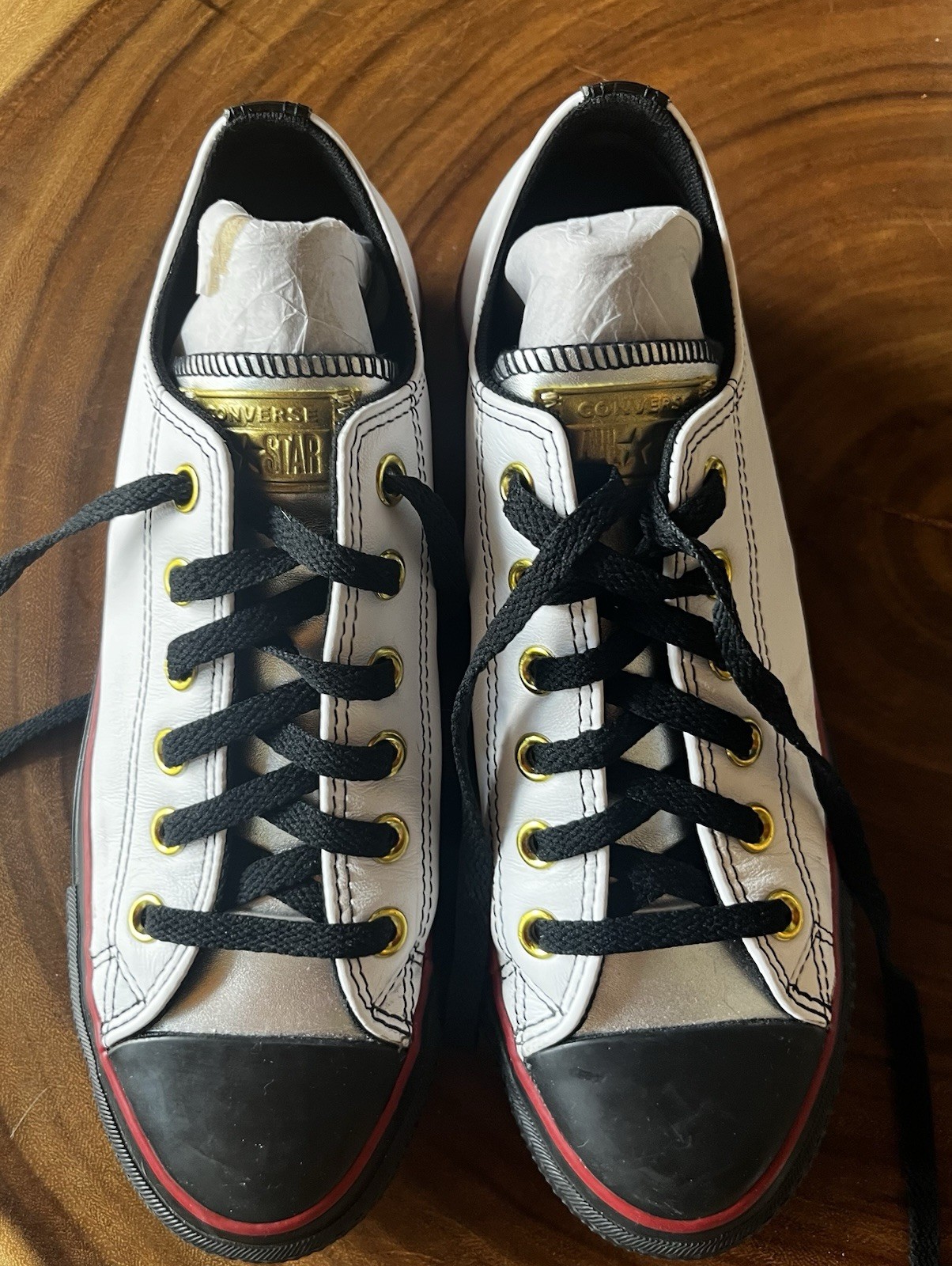 Converse Chuck Taylor All Star. Custom made. White. Genuine Leather. W 8.5 -M6.5