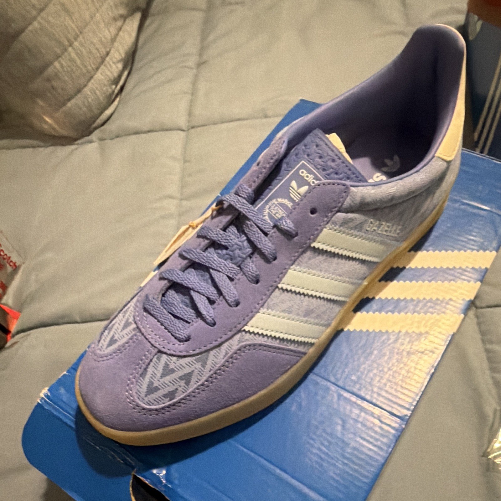 adidas Gazelle Indoor W women’s Suede Lace-Up Sneaker Low Top Lilac/Gum KI3581