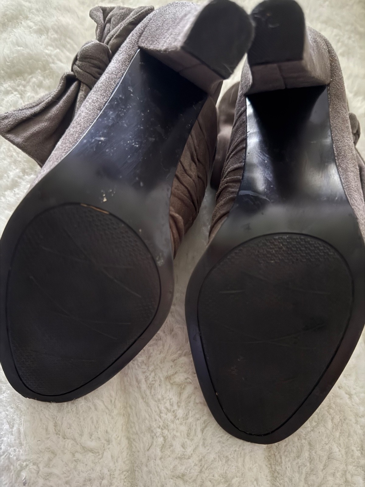 IMPO SIZE 6.5 Gray Suede Covered Heel Side Suede Bow Pleated Cuffed Back Zip