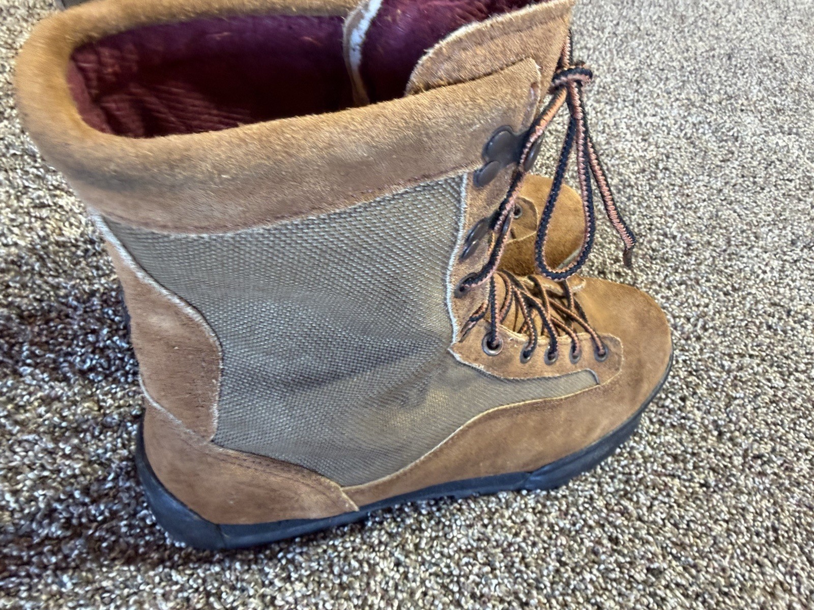 Vintage Danner Gortex Cross Hiker 8″ Boots Women’s Size 9 Hunting USA Insulated